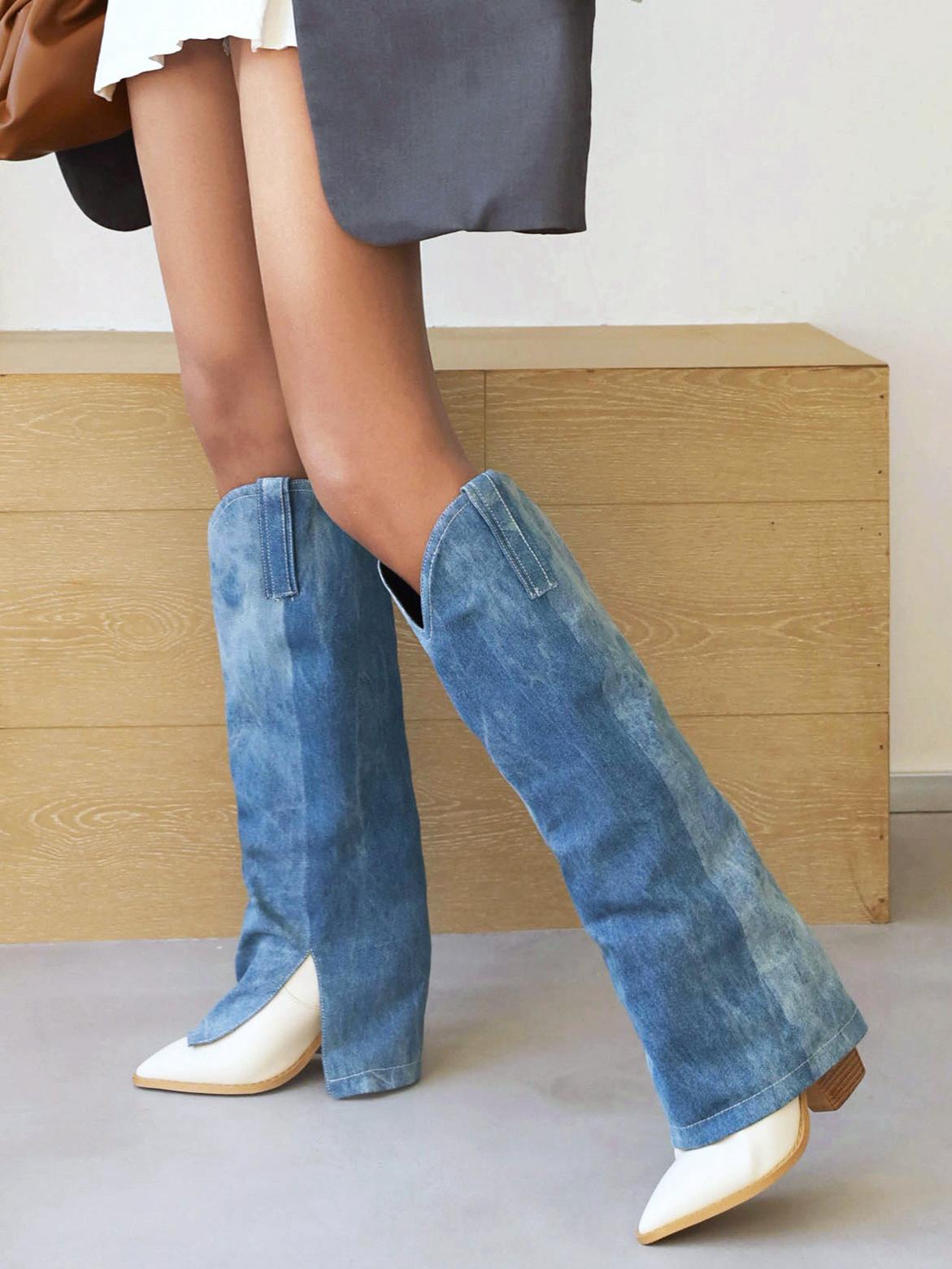 Knæhøje støvler i denim med spids snude og superhøj hæl