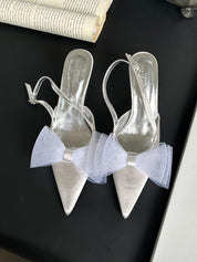 Sandales à talons hauts avec nœud