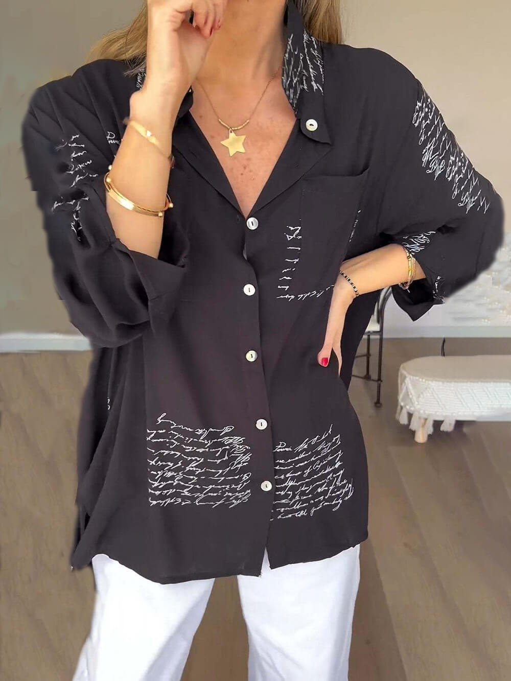 Simple loose shirt with uppercase and lowercase letter print
