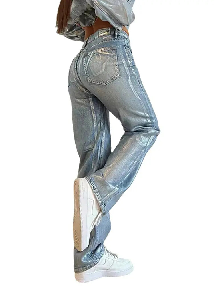 Jeans mit metallischem Akzent und hoher Taille