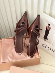 High-heeled Mary Jane shoes without straps